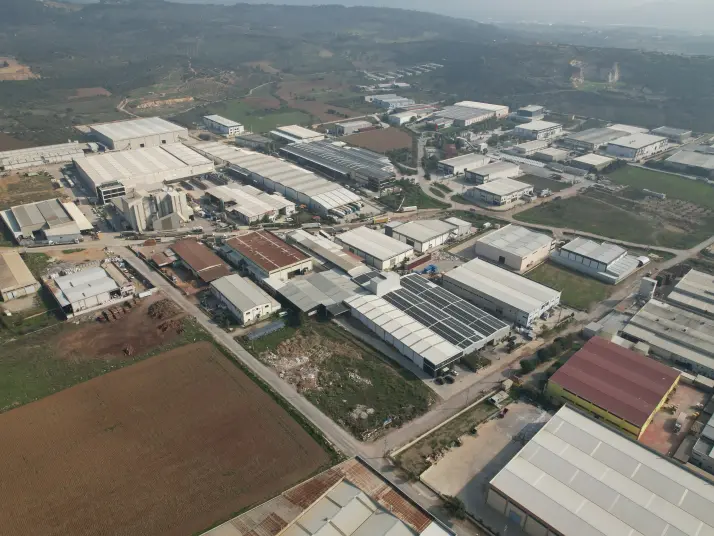 PASİFİKTEN TORBALI YAZIBAŞINDA 2.000 M² KAPALI ALANLI FABRİKA