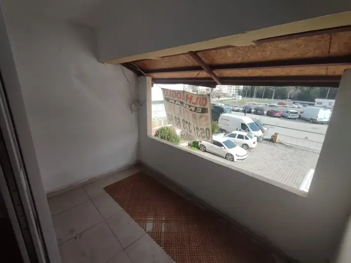 Pierlife&#39;tan Gaziemir Kaymakamlık Karşısı Dükkan mağaza