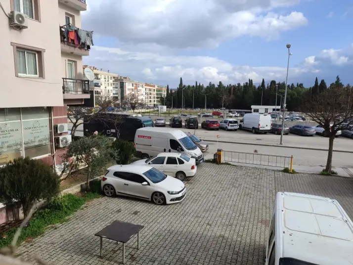 Pierlife&#39;tan Gaziemir Kaymakamlık Karşısı Dükkan mağaza