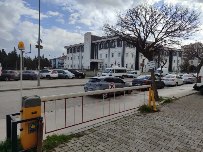 Pierlife&#39;tan Gaziemir Kaymakamlık Karşısı Dükkan mağaza