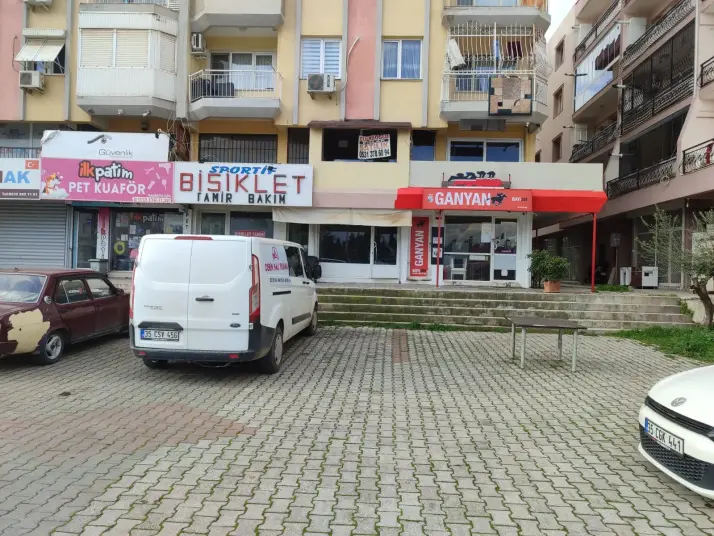 Pierlife&#39;tan Gaziemir Kaymakamlık Karşısı Dükkan mağaza