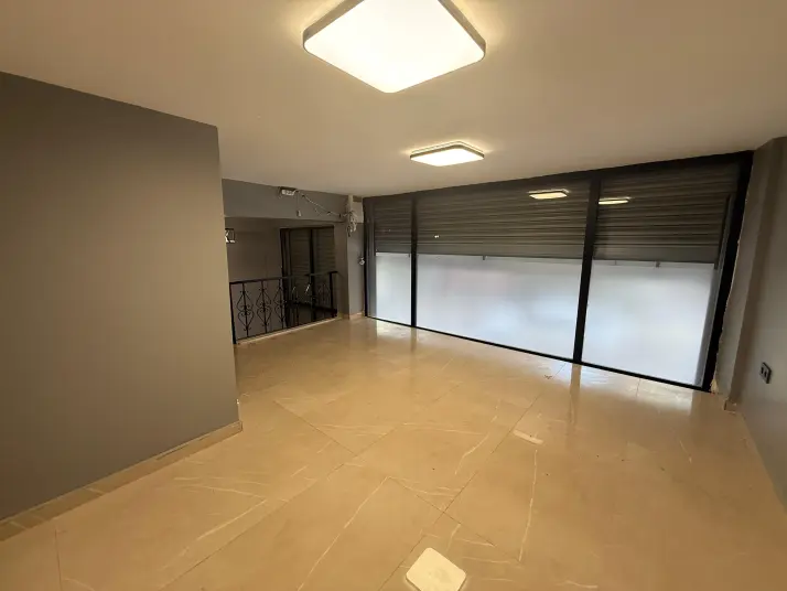 Menderes cad. arkasında batar katlı sıfır tadilatlı lux işyeri
