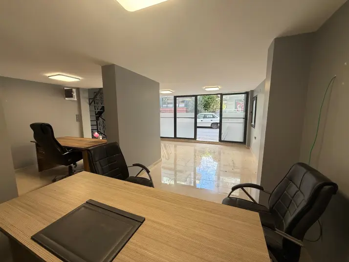 Menderes cad. arkasında batar katlı sıfır tadilatlı lux işyeri
