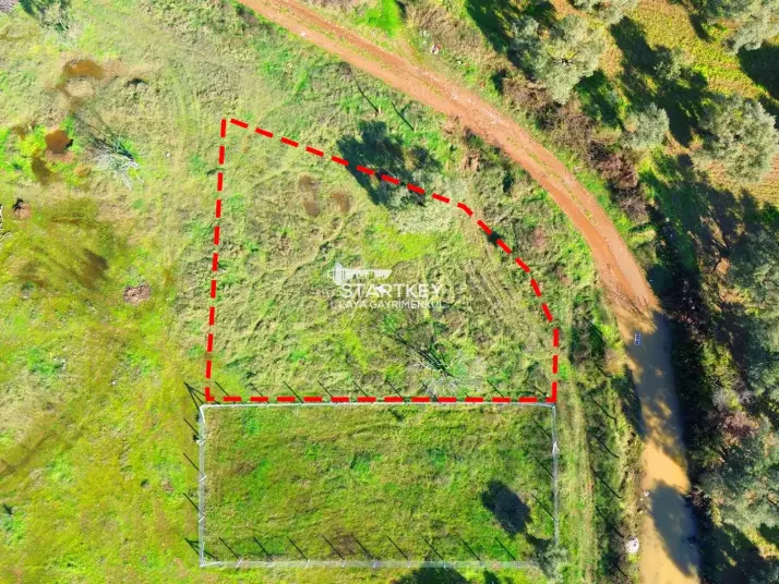 ORTAKLAR&#39;DA 575 M2 SATILIK İMARLI ARSA