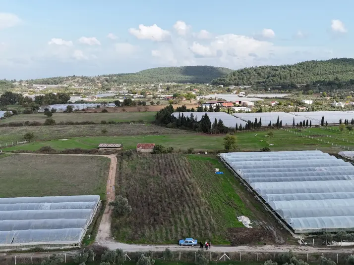 İZMİR DEĞİRMENDEREDE SATILIK TEKTAPU 2.650 M2 YATIRIMLIK KÖŞE TARLA