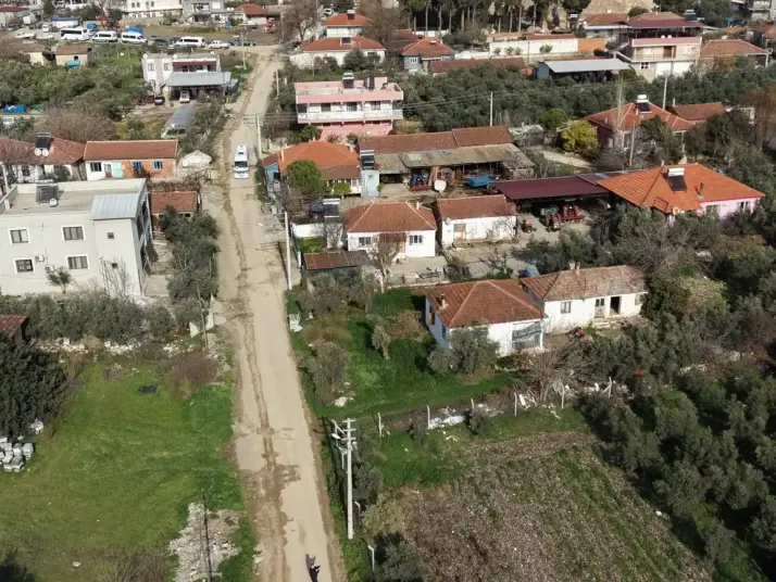 İZMİR TEKELİDE SATILIK 590 M2 İMARLI İZBANA YAKIN HARİKA KÖŞE ARSA
