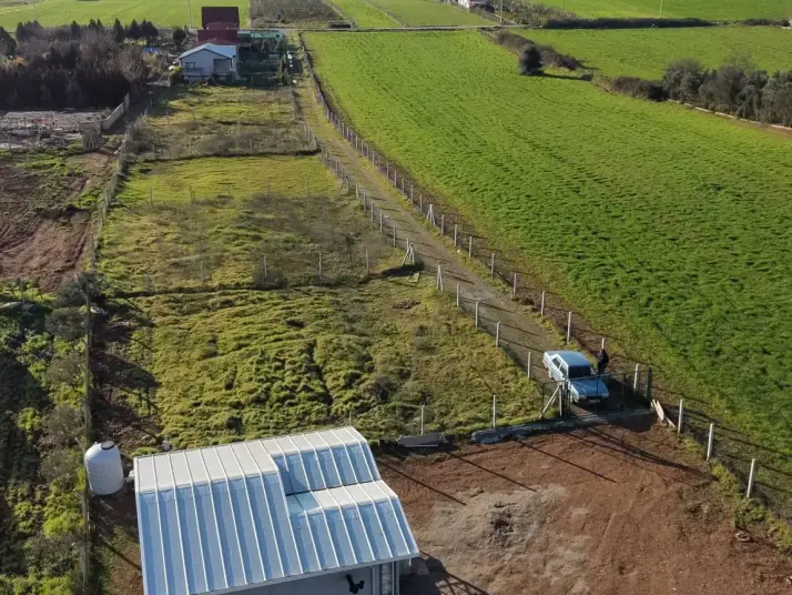 MENDERESTE SATILIK 500 M2 TAPULU 75 M2 EV ELEKTRİK SUYU OLAN HARİKA BAHÇE