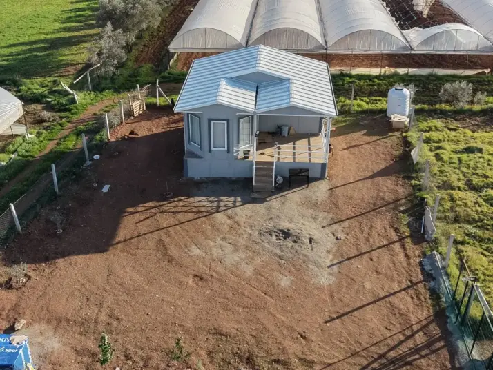 MENDERESTE SATILIK 500 M2 TAPULU 75 M2 EV ELEKTRİK SUYU OLAN HARİKA BAHÇE