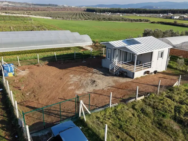 MENDERESTE SATILIK 500 M2 TAPULU 75 M2 EV ELEKTRİK SUYU OLAN HARİKA BAHÇE