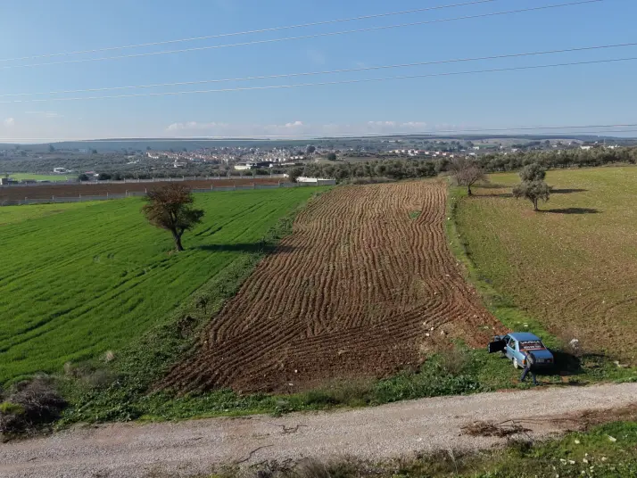 MENDERESTE SATILIK TEKTAPU 2.500 M2 PANCAR SANAYİ İMAR DİBİNDE BAHÇE