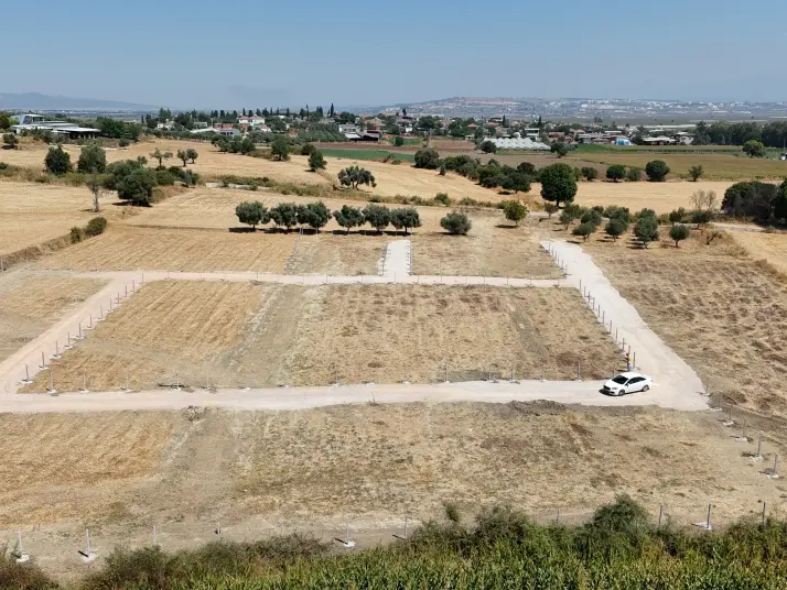 İZMİR ÇİLEMEDE SATILIK RESMİ TAPULU 290 M2 KÖYE YAKIN BAHÇELER