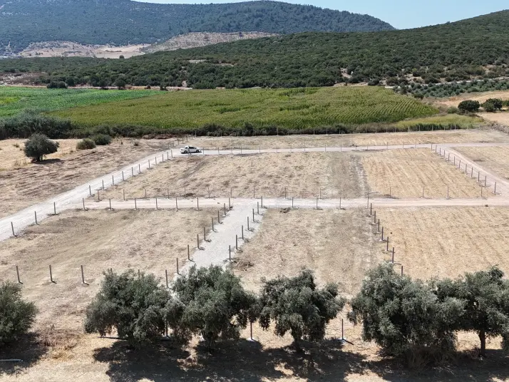 İZMİR ÇİLEMEDE SATILIK RESMİ TAPULU 290 M2 KÖYE YAKIN BAHÇELER