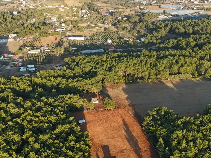 İZMİR ATAKÖY ÇAMARASINDA SATILIK 210 M2 ELEKTRİK SUYU OLAN HARİKA BAHÇELER
