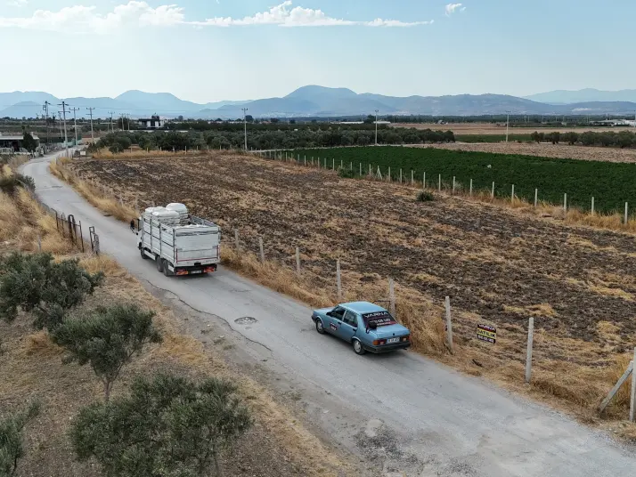 İZMİR TEKELİDE SATILIK TEKTAPU 4.050 M2 İZBANA YAKIN KÖŞE PARSEL YATIRIMLIK ARAZİ