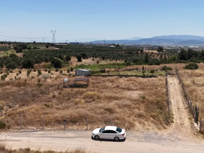 İZMİR YENİ BULGURCADA SATILIK 910 M2 KÖYE YAKIN TAPULU KÖŞE PARSEL
