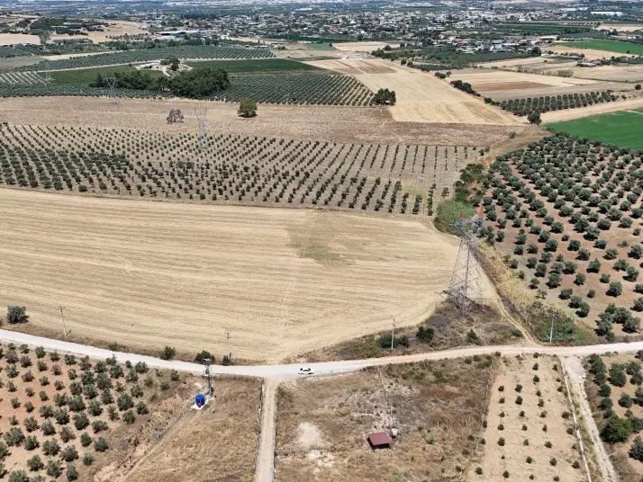 İZMİR YENİ BULGURCADA SATILIK 910 M2 KÖYE YAKIN TAPULU KÖŞE PARSEL