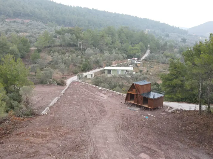 İZMİR ÇATALCADA SATILIK TAPULU 400 M2 KÖYE YAKIN TAŞ DUVARLI MUHTEŞEM BAHÇE