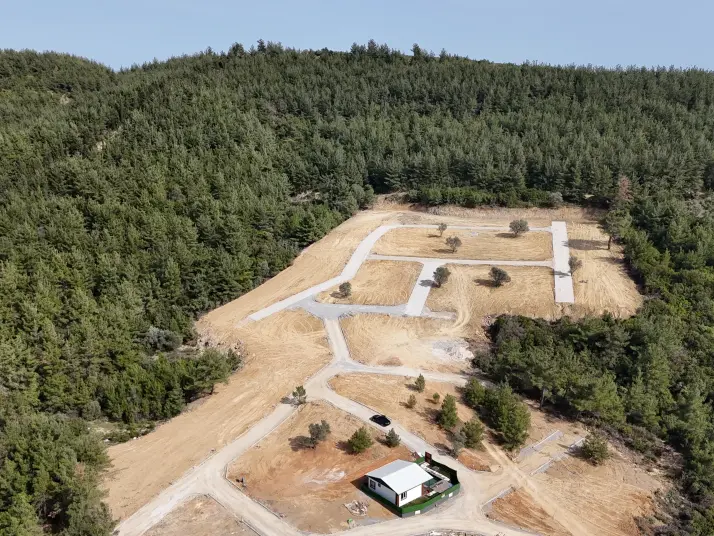 İZMİR ÇATALCA&#39;DA SATILIK TAPULU GÖL MANZARALI YATIRIMLIK BAHÇELER