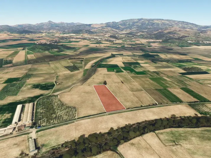 BERGAMA BOZKÖY SATILIK MÜSTAKIL SULU TARLA