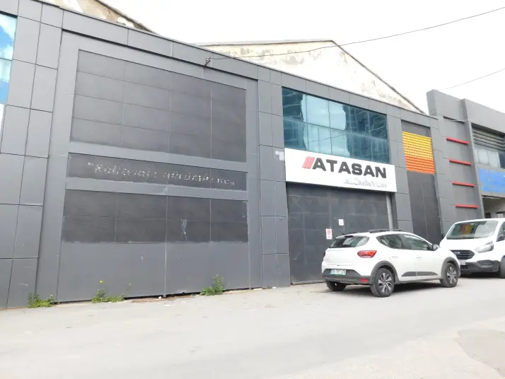 Çamdibi&#39;nde Kiralık 1500 M² Depo &#38; Fabrika Alanı