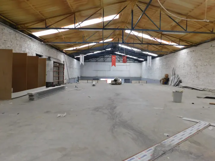 Çamdibi&#39;nde Kiralık 1500 M² Depo &#38; Fabrika Alanı