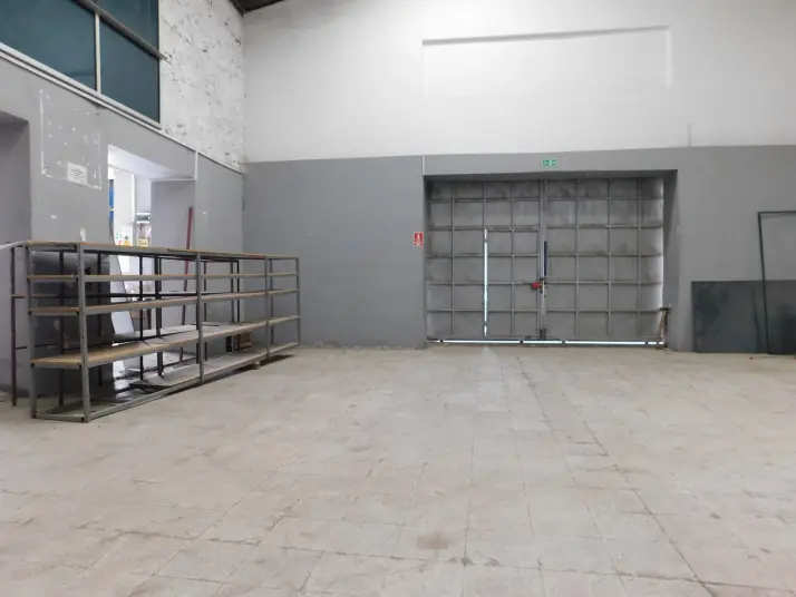 Çamdibi&#39;nde Kiralık 1500 M² Depo &#38; Fabrika Alanı