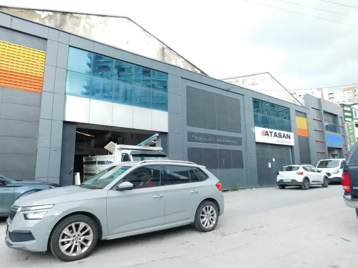 Çamdibi&#39;nde Kiralık 1500 M² Depo &#38; Fabrika Alanı