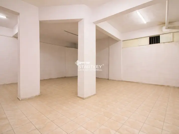 KUŞADASI CUMHURİYET MAHALLESİ’NDE DEPOLU + ÇİFT BAHÇELİ SATILIK DÜKKAN