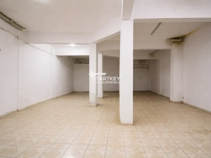 KUŞADASI CUMHURİYET MAHALLESİ’NDE DEPOLU + ÇİFT BAHÇELİ SATILIK DÜKKAN