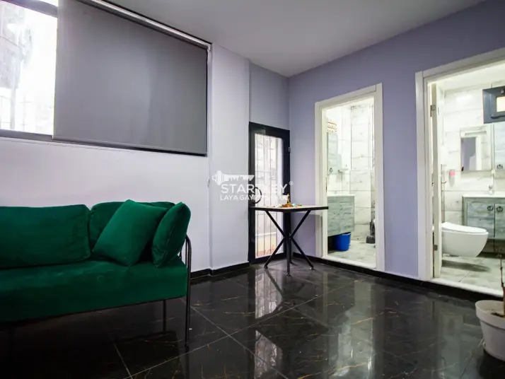 KUŞADASI CUMHURİYET MAHALLESİ’NDE DEPOLU + ÇİFT BAHÇELİ SATILIK DÜKKAN