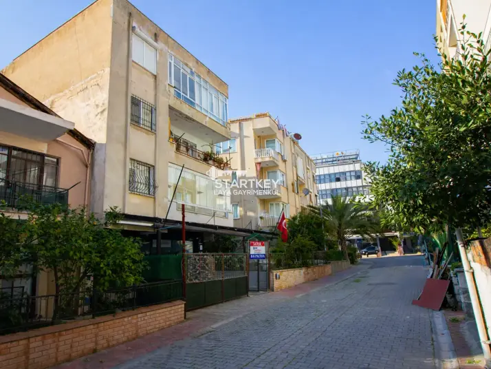 KUŞADASI CUMHURİYET MAHALLESİ’NDE DEPOLU + ÇİFT BAHÇELİ SATILIK DÜKKAN