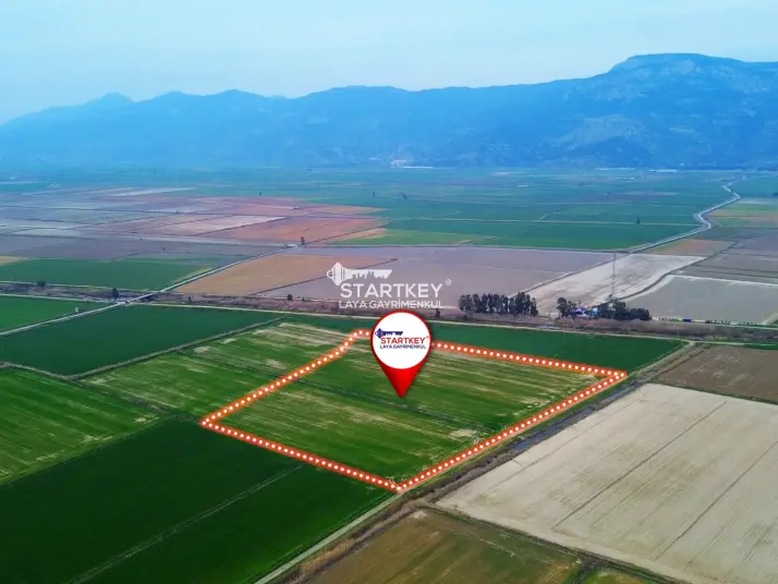 GÜLLÜBAHÇE&#38;#39;DE 37.085 M2 SATILIK TARLA