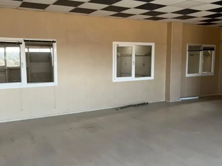 MENDERES&#39;DE 1750 M2 KİRALIK DEPO