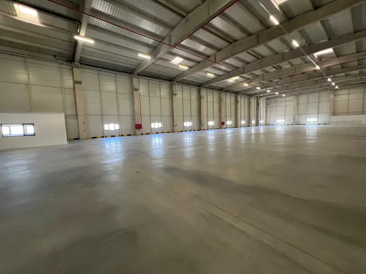 ÜÇ ELMASTAN 2.500 M²KAPALI-2.500 M²AÇIK 400 KW ENERJİLİ FABRİKA