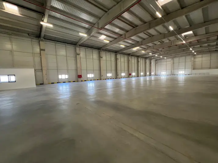 ÜÇ ELMASTAN 2.500 M²KAPALI-2.500 M²AÇIK 400 KW ENERJİLİ FABRİKA