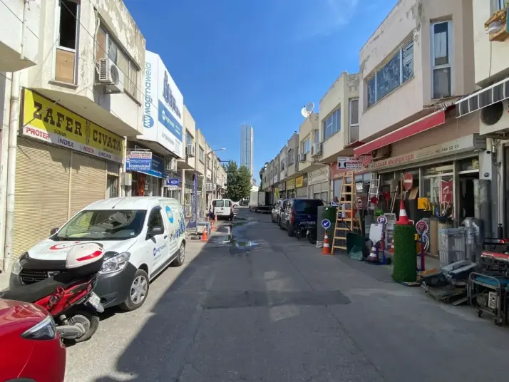 İZMİR GIDA HIRDAVATÇILAR ÇARŞISINDA KİRALIK DÜKKAN