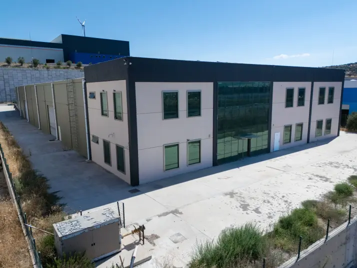 ALOSBİ’DE 2.800 m² KAPALI ALANLI KİRALIK FABRİKA