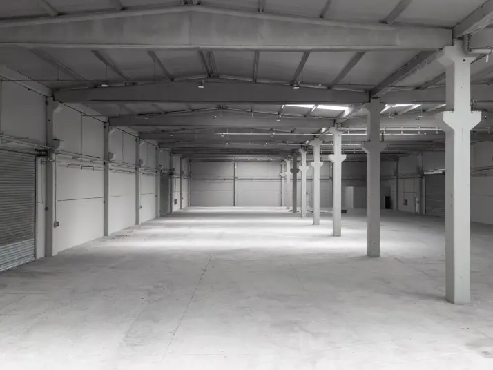 ALOSBİ’DE 2.800 m² KAPALI ALANLI KİRALIK FABRİKA