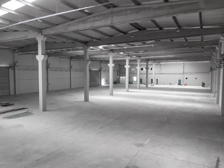 ALOSBİ’DE 2.800 m² KAPALI ALANLI KİRALIK FABRİKA
