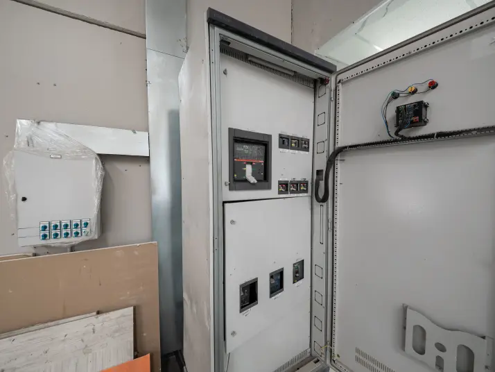 ALOSBİ’DE 2.800 m² KAPALI ALANLI KİRALIK FABRİKA