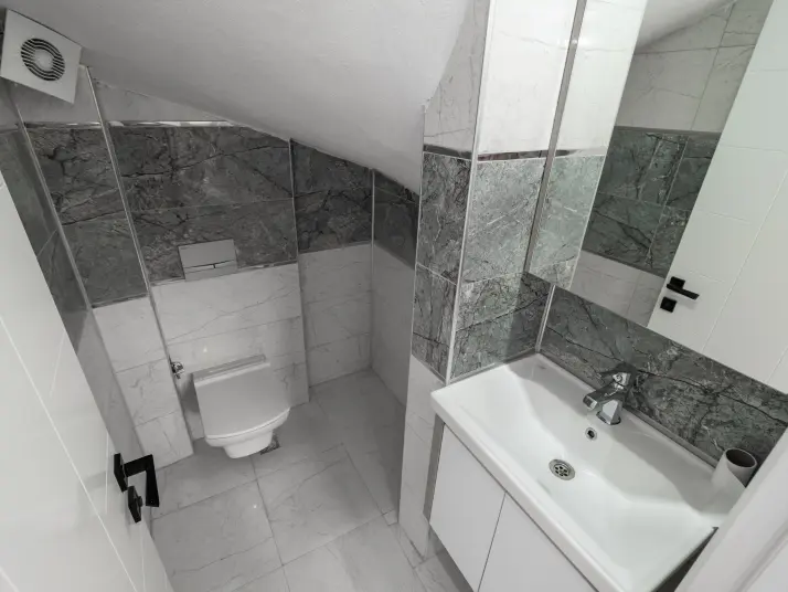 ALOSBİ’DE 2.800 m² KAPALI ALANLI KİRALIK FABRİKA