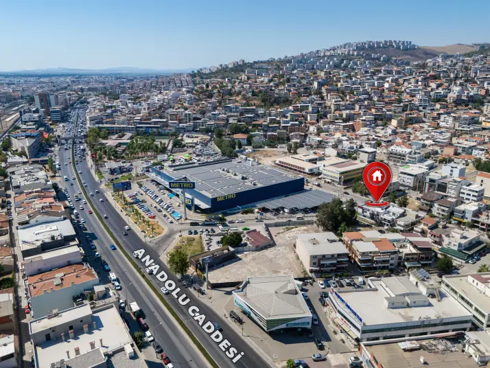 ÇİĞLİ’DE ANADOLU CADDESİNE YAKIN SATILIK KOMPLE BİNA