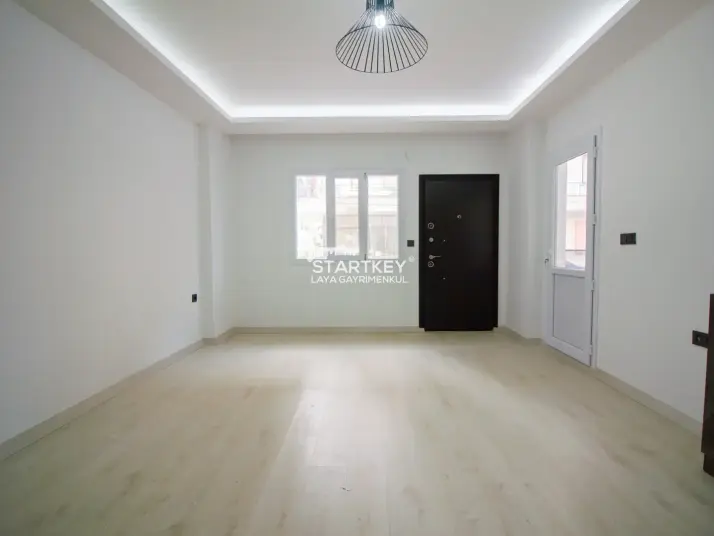 KUŞADASI DAVUTLAR&#39;DA YOĞUN TRAFİKLİ KONUMDA, ÇOK AMAÇLI İŞ YERİ