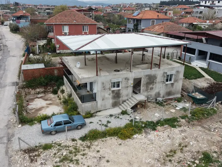İZMİR TEKELİ MERKEZDE SATILIK 330 M2 ARSA 125 M2 SIFIR ÇATILI EV DOĞALGAZ KAPIDA