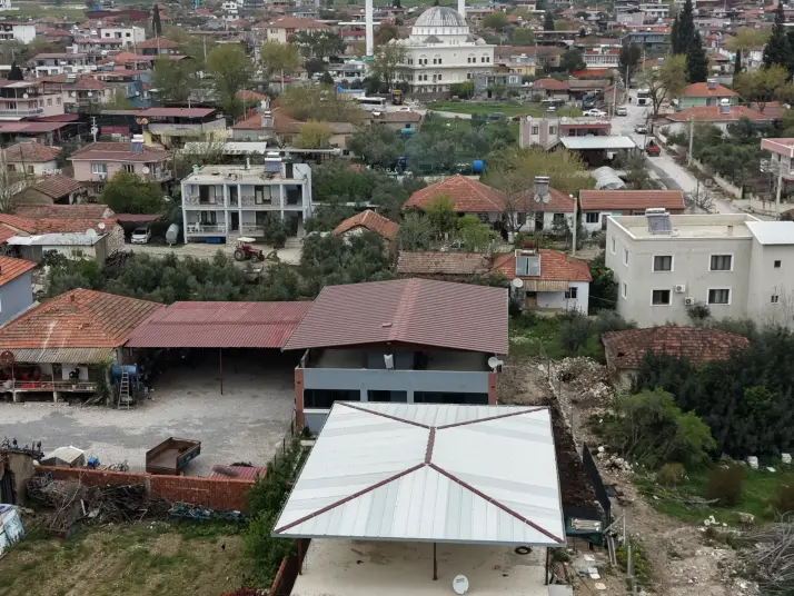 İZMİR TEKELİ MERKEZDE SATILIK 330 M2 ARSA 125 M2 SIFIR ÇATILI EV DOĞALGAZ KAPIDA