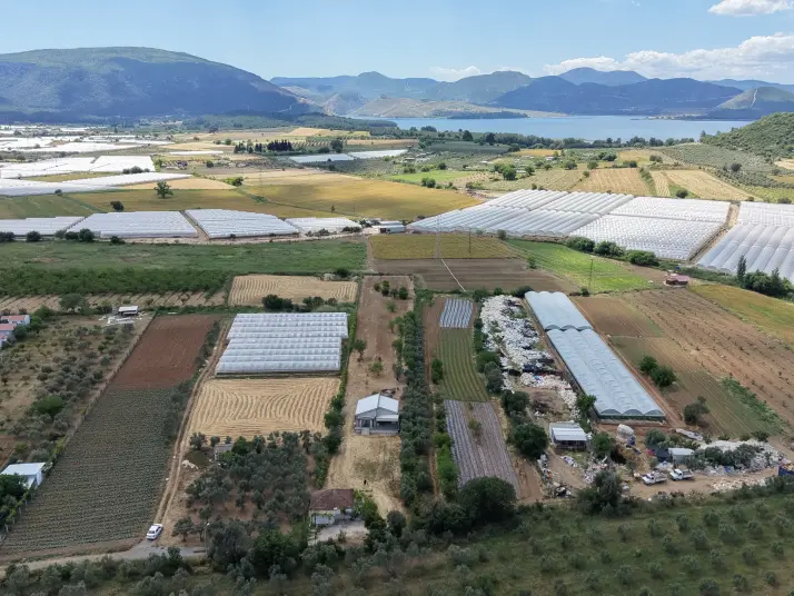 DEĞİRMENDEREDE SATILIK 4.670 M2 İÇERİSİNDE 2 ADET 2+1 EV ELEKTRİK SUYU OLAN ARAZİ