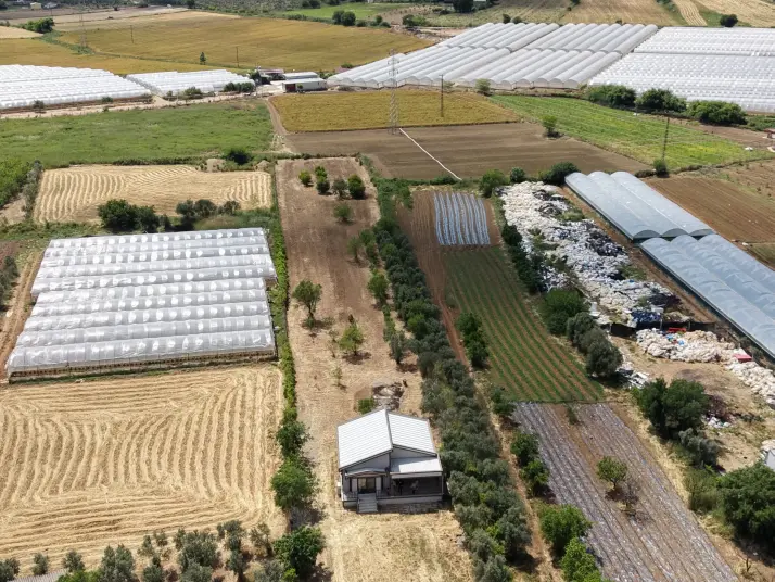 DEĞİRMENDEREDE SATILIK 4.670 M2 İÇERİSİNDE 2 ADET 2+1 EV ELEKTRİK SUYU OLAN ARAZİ