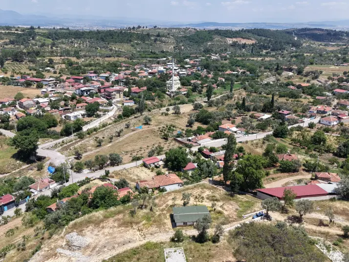 ÇATALCADA SATILIK 624 M2 TAPULU KÖYİÇİ TAŞ DUVAR ÇEVRİLİ 90 M2 NUMARATAJLI EV