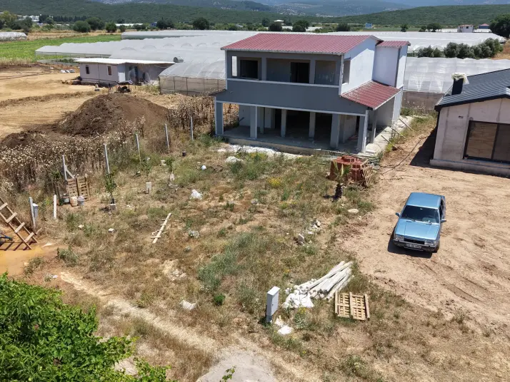 ATAKÖYDE SATILIK 500 M2 TAPULU BAHÇE 200 M2 DUBLEKS ELEKTRİK SU SAHİLE YAKIN