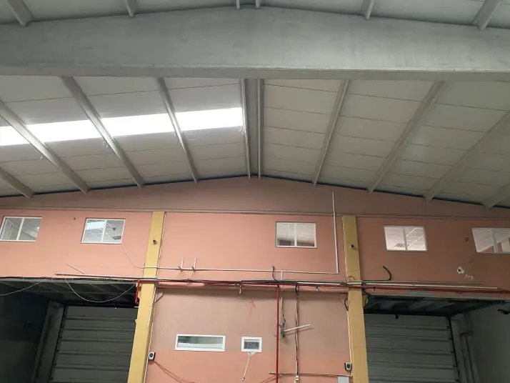 MENDERESTE 2550 M2 KİRALIK DEPO